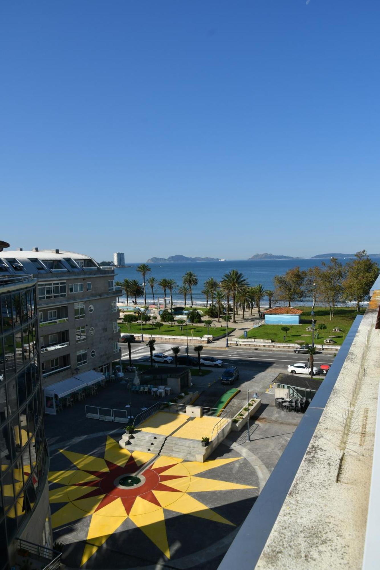 Primera Linea De Playa Samil Costa Con Garaje Incluido Vigo Extérieur photo