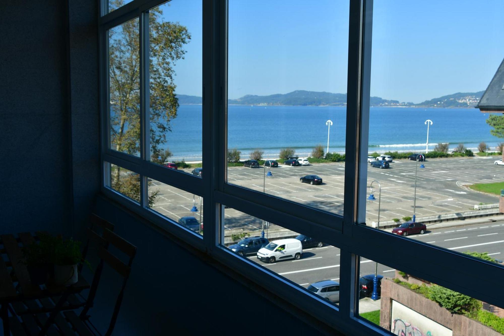 Primera Linea De Playa Samil Costa Con Garaje Incluido Vigo Extérieur photo