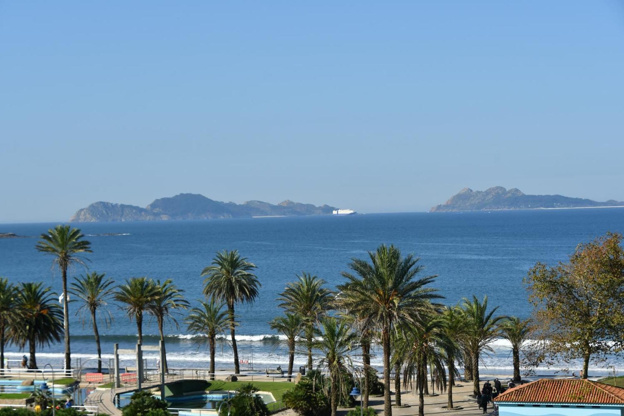 Primera Linea De Playa Samil Costa Con Garaje Incluido Vigo Extérieur photo