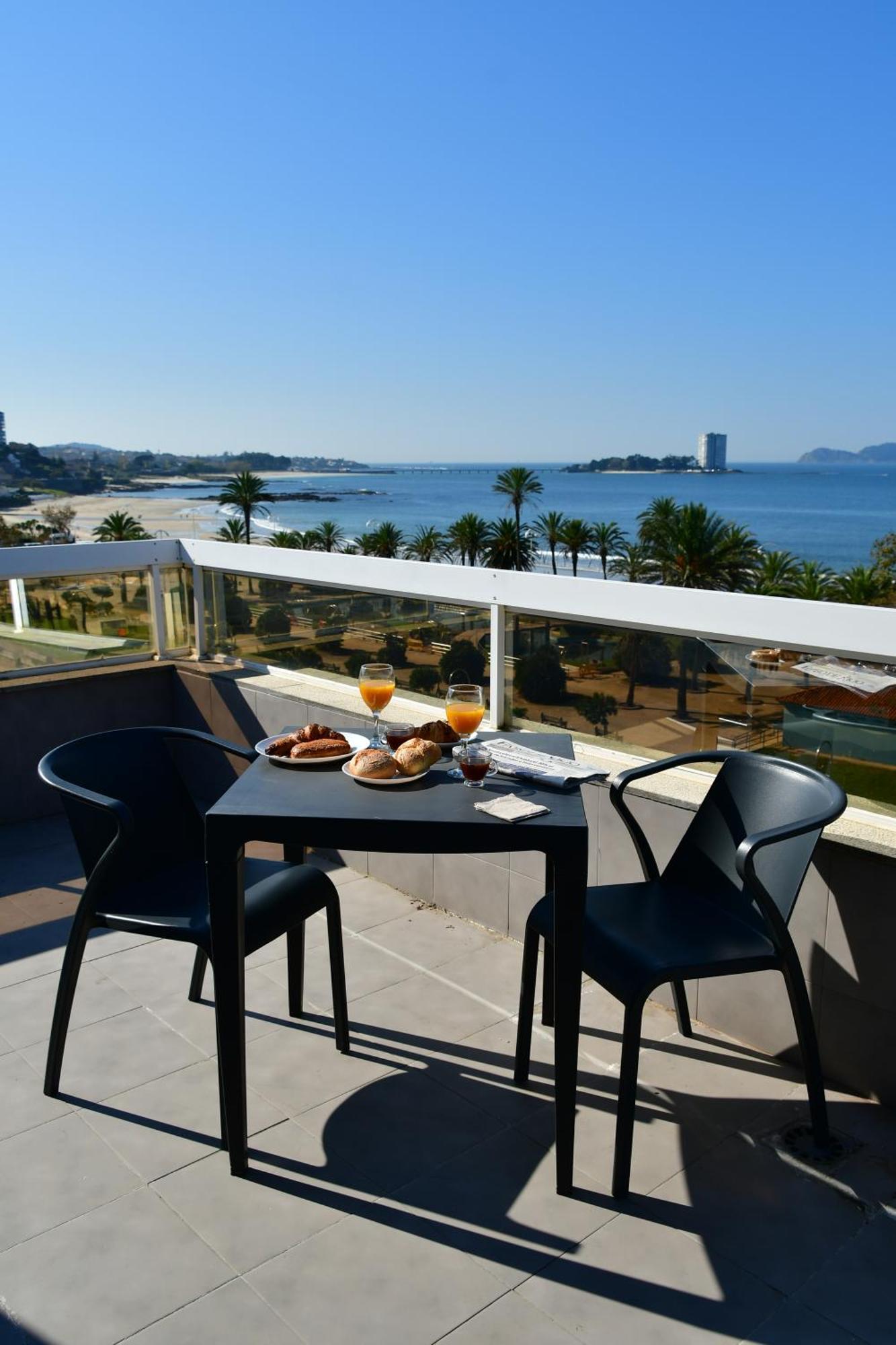 Primera Linea De Playa Samil Costa Con Garaje Incluido Vigo Extérieur photo