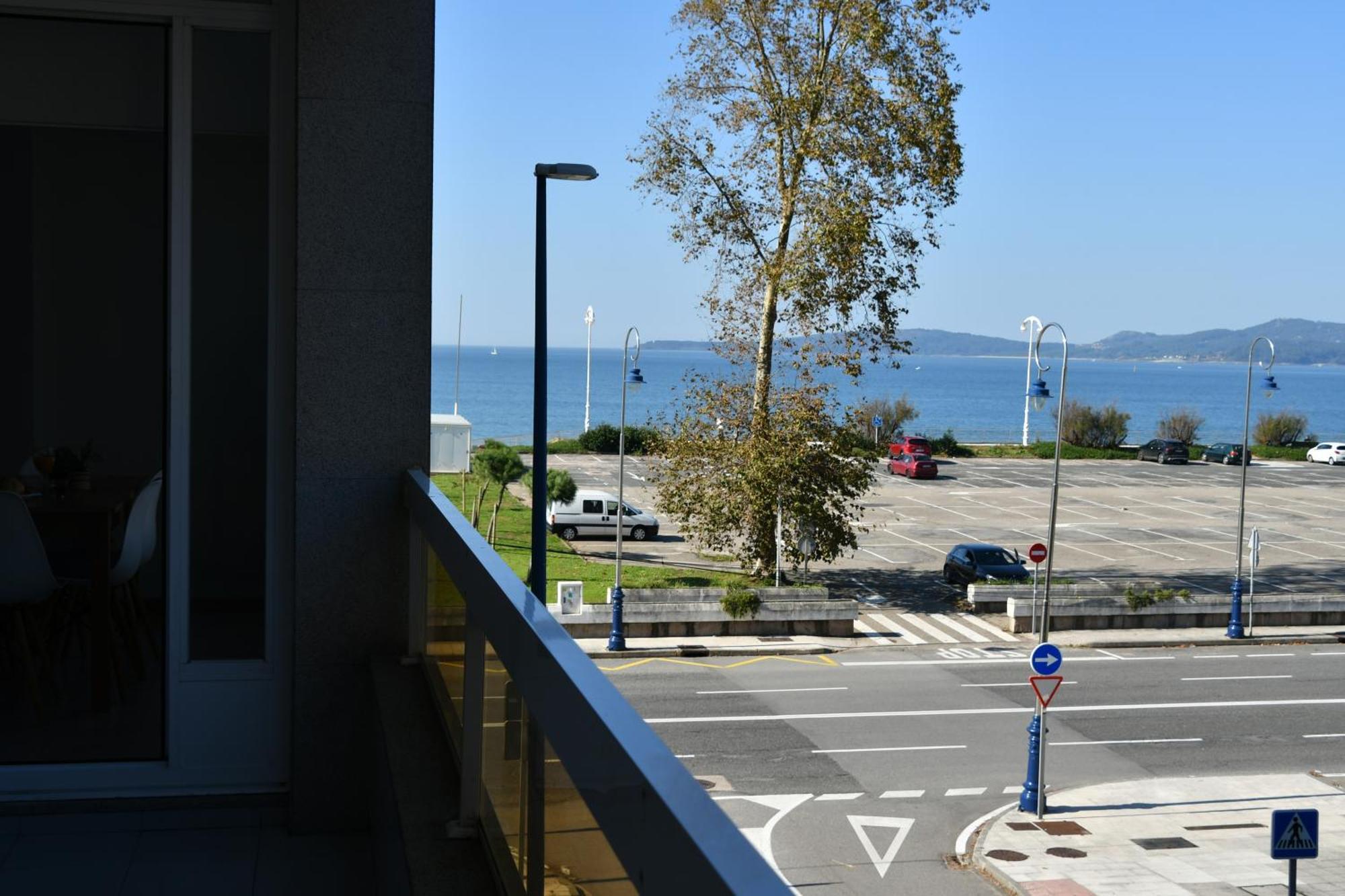 Primera Linea De Playa Samil Costa Con Garaje Incluido Vigo Extérieur photo